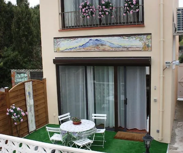 Pavillon De Diane Prades